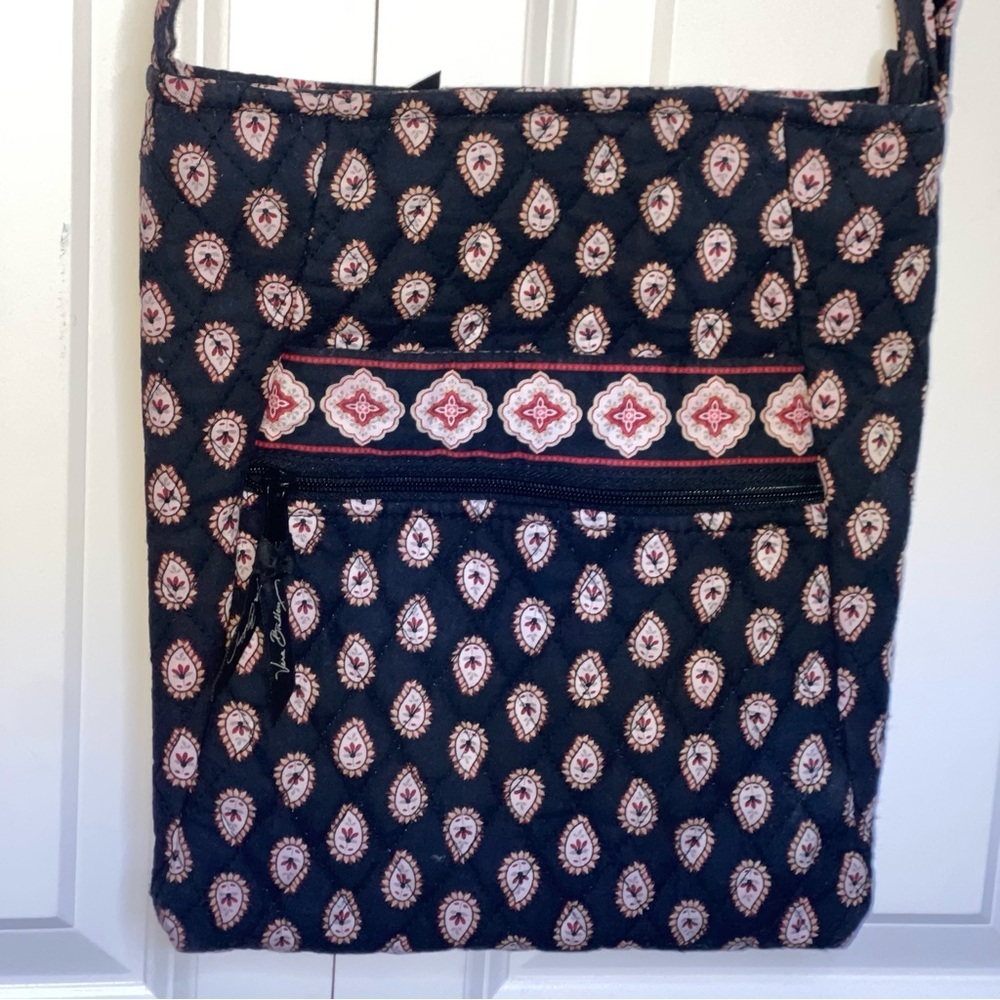 Vera Bradley Hipster Crossbody Retired Classic Black Paisley Pattern Quilted